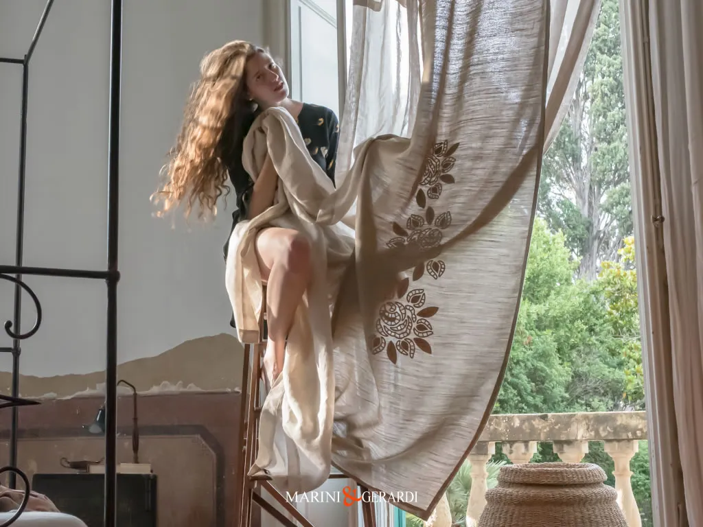 Alba Chiara Tenda Lino Stanza Soggiorno Moderno Ricamo Fiori - Marini & Gerardi Alba Chiara Tenda Lino Stanza Soggiorno Moderno Ricamo Fiori - Marini & Gerardi