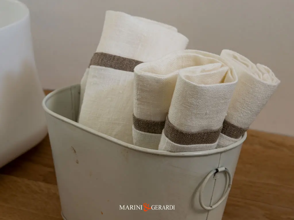 Asciugamani Bianchi Salviette Mani Bagno In Lino Inserto A Contrasto Asciugamani Bianchi Salviette Mani Bagno In Lino Inserto A Contrasto