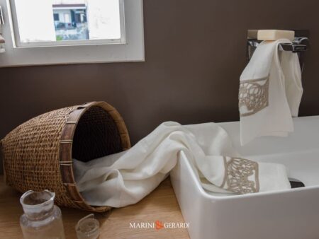 X15 - set Asciugamani Bagno di Lino con Applicazioni di Passamaneria