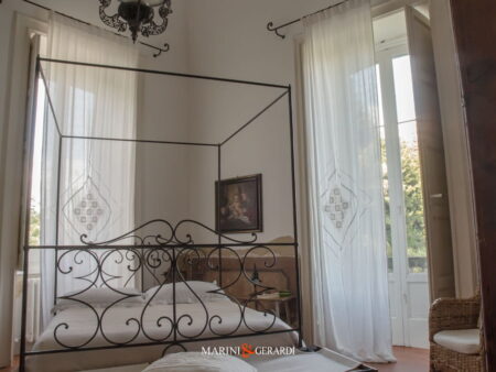 QUATTRO COLONNE - Tende di Lusso in Lino Ricamate