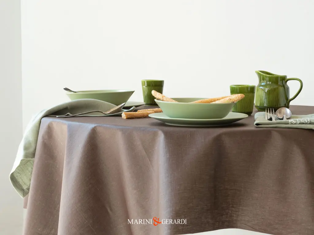 Tessuto Lino Resinato Per Tovaglia Antimacchia Brown Marrone