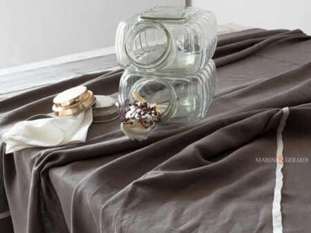 Tovaglia Con Tovaglioli Da Matrimonio Un Classico Pranzo O Cena In Lino