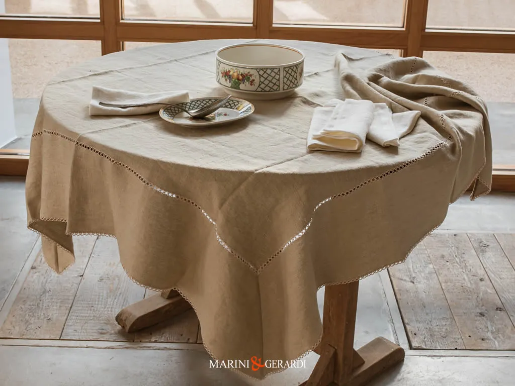 Tovaglia Su Misura Con Tovaglioli In Lino Agrigento Tovaglia Su Misura Con Tovaglioli In Lino Agrigento