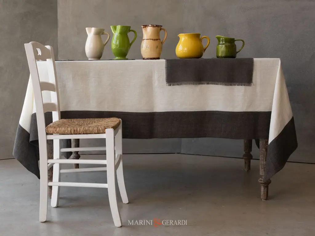 tovaglie da tavola eleganti in lino bianco bordo antracite tovaglie da tavola eleganti in lino bianco bordo antracite - Marini e Gerardi