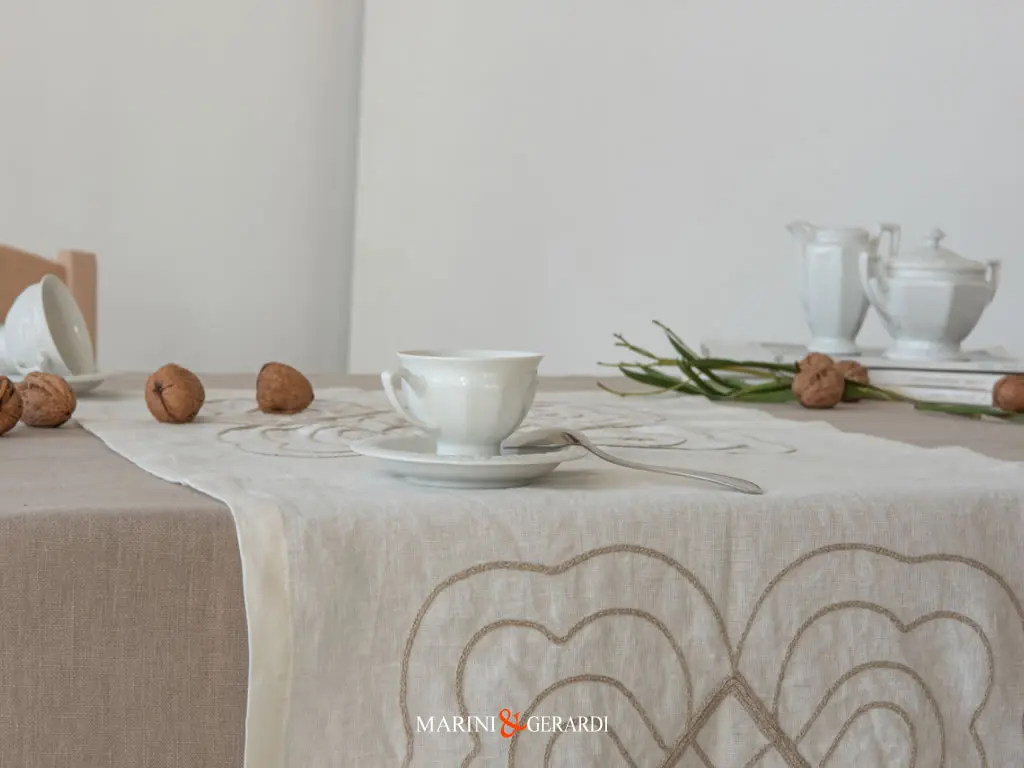Tovaglie Runner Tavolo Eleganti In Lino Panna Tovaglie Runner Tavolo Eleganti In Lino Panna