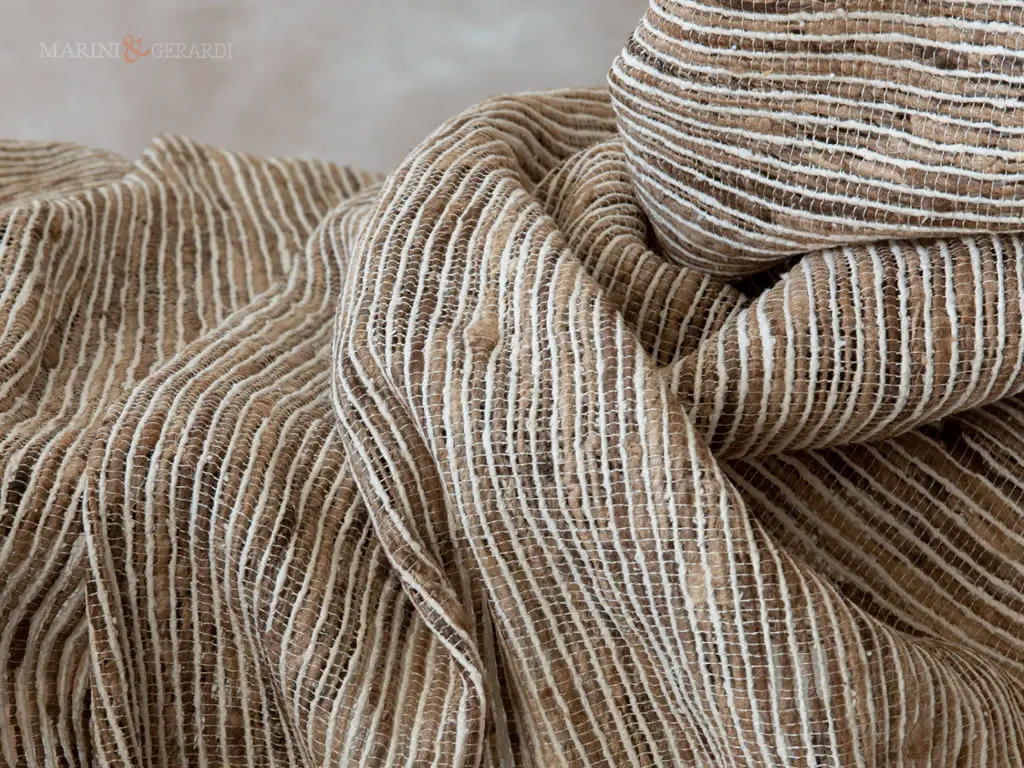 Tessuto A Rete In Seta Grezza Lavorata Su Telaio A Mano Gallipoli Tessuto A Rete In Seta Grezza Lavorata Su Telaio A Mano Gallipoli