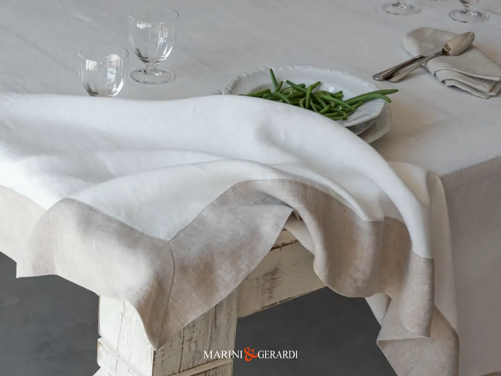 Tessuto Per Tovaglie Tovaglioli Eleganti In Lino Bianco Ottico Giunco Tessuto Per Tovaglie Tovaglioli Eleganti In Lino Bianco Ottico / Giunco