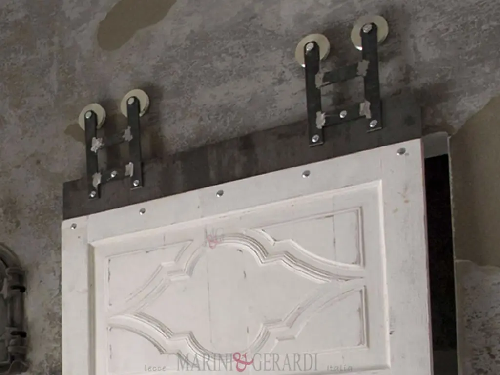Porta Scorrevole Massello Legno Ruote E Montaggio Porta Scorrevole Massello Legno Ruote E Montaggio