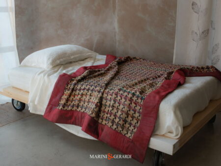 Coperta Letto Elegante In Seta Bordo Rosso Shantung