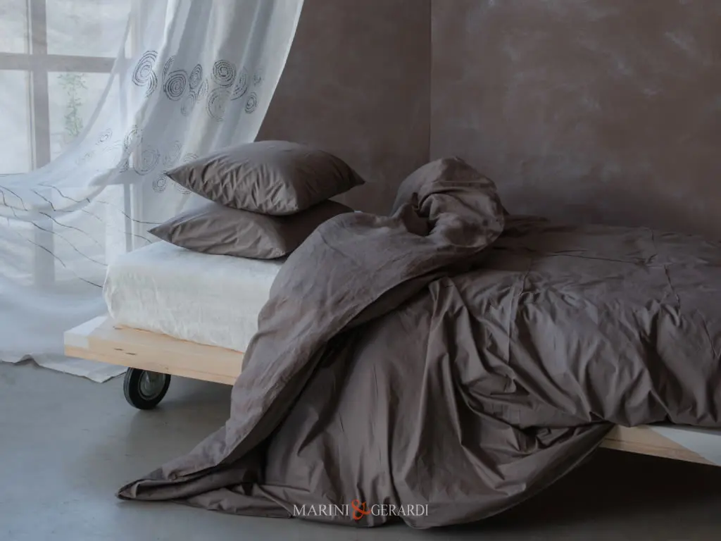 Copripiumino E Federa Cuscino Letto In Puro Cotone Noce 220 Fili Copripiumino E Federa Cuscino Letto In Puro Cotone Noce 220 Fili