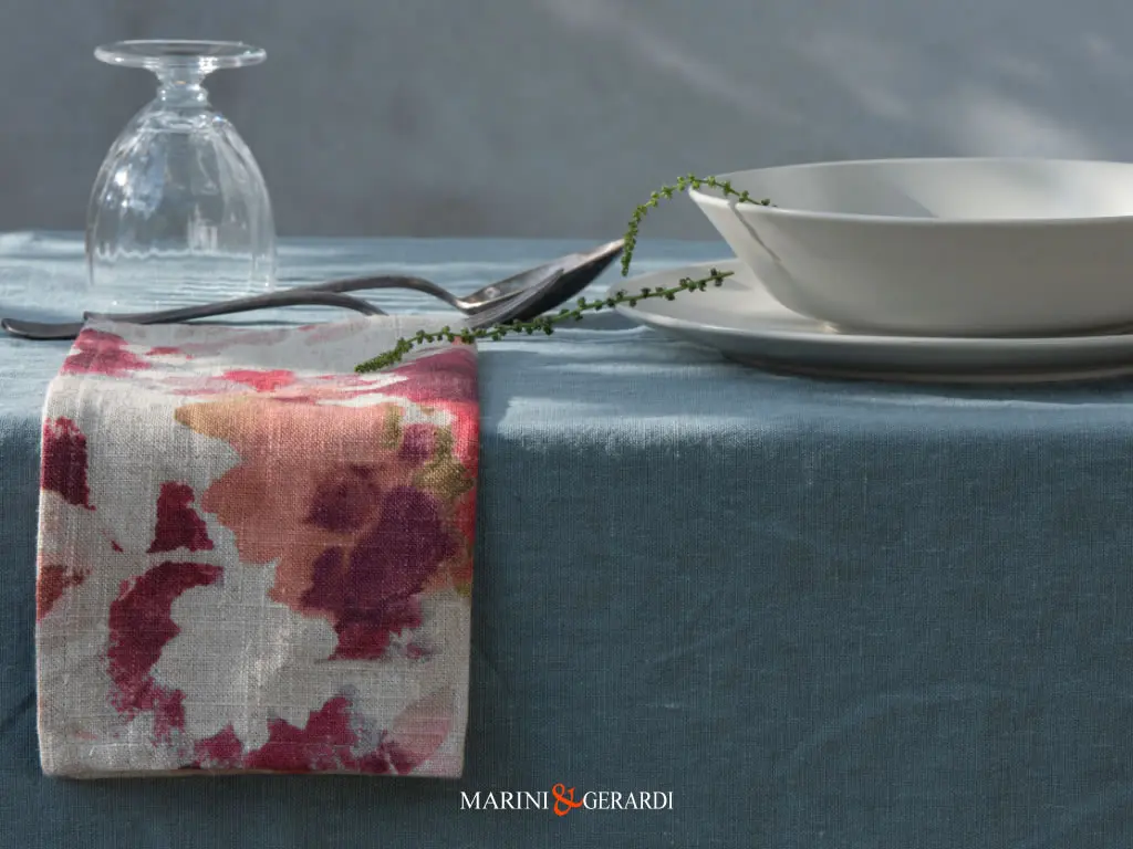 tovaglioli design fiori acqurello fucsia in misto lino trastevere tovaglioli design fiori acqurello fucsia in misto lino trastevere