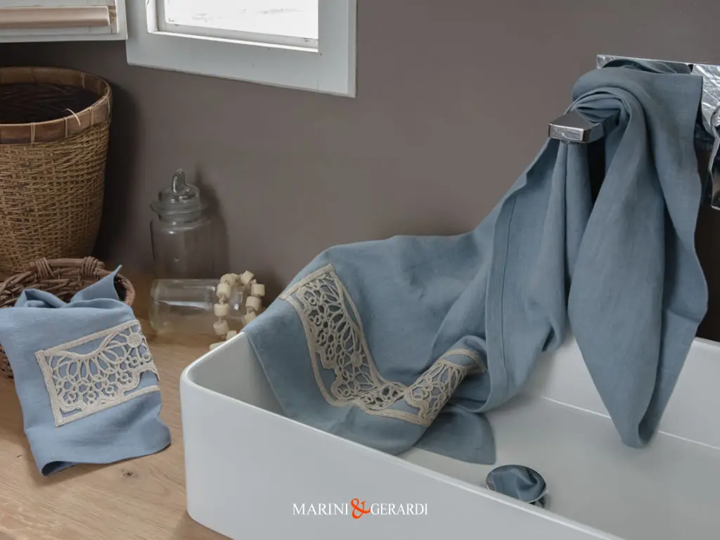 bagno set asciugamani in lino avio con ricamo bagno set asciugamani in lino avio con ricamo