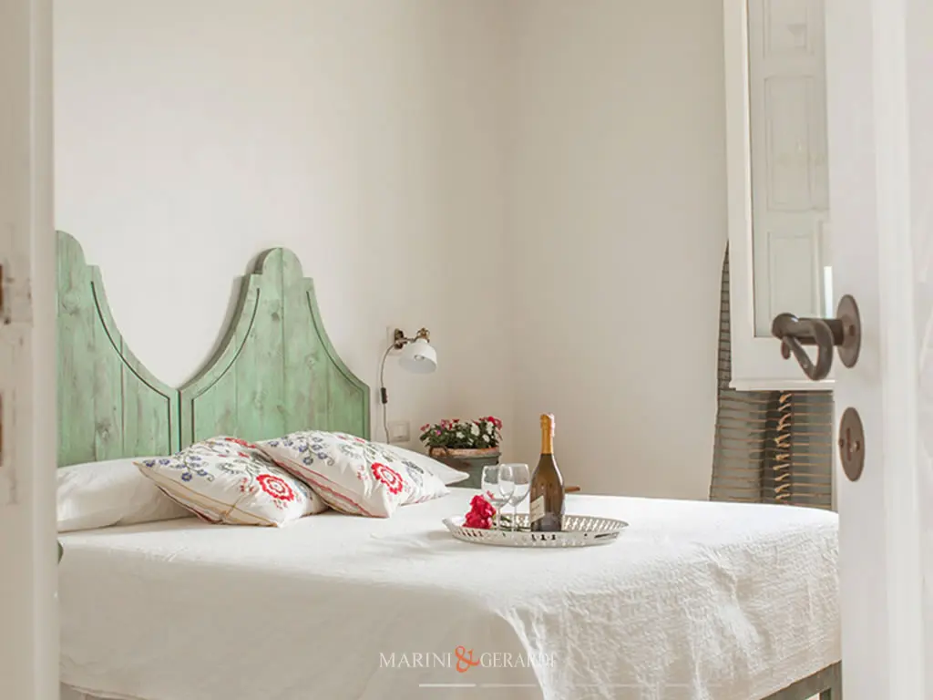 Letto matrimoniale legno massello due testate shabby chic Letto matrimoniale legno massello due testate shabby chic