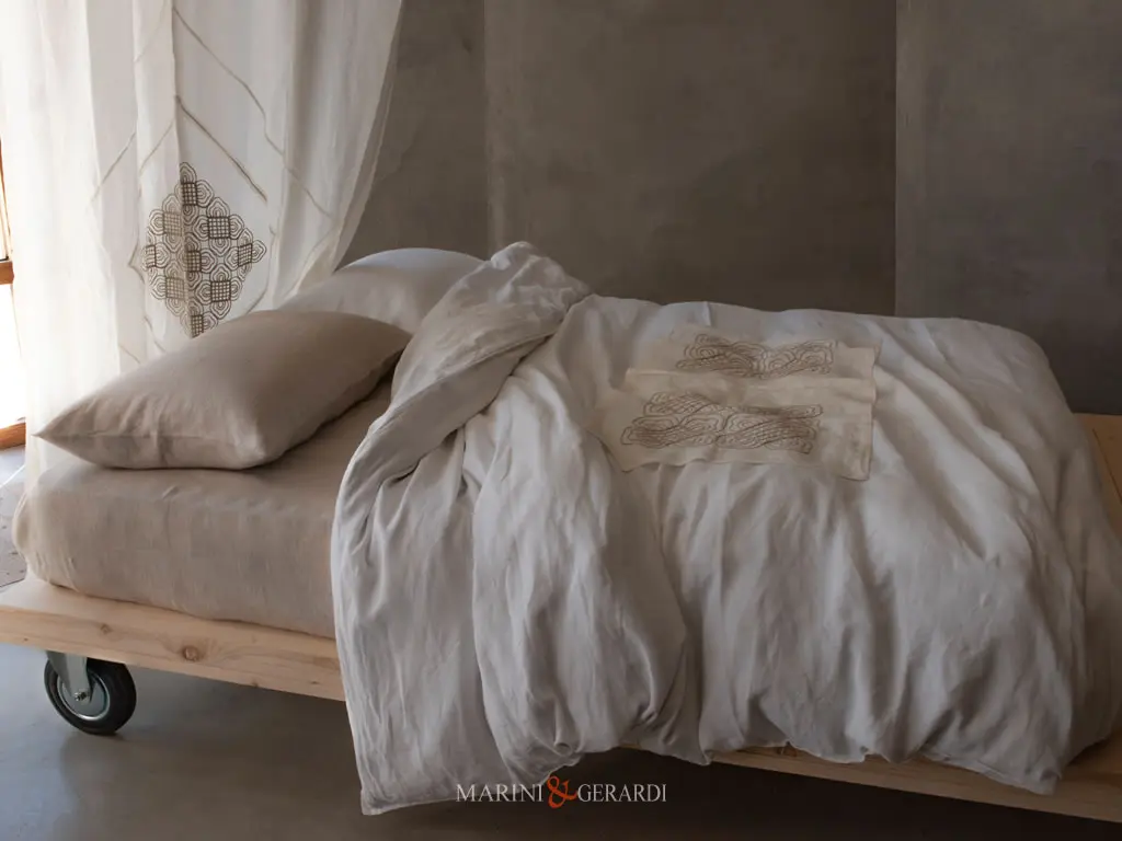 copripiumino matrimoniale bianco applicazione in lino ricamato copripiumino matrimoniale bianco applicazione in lino ricamato