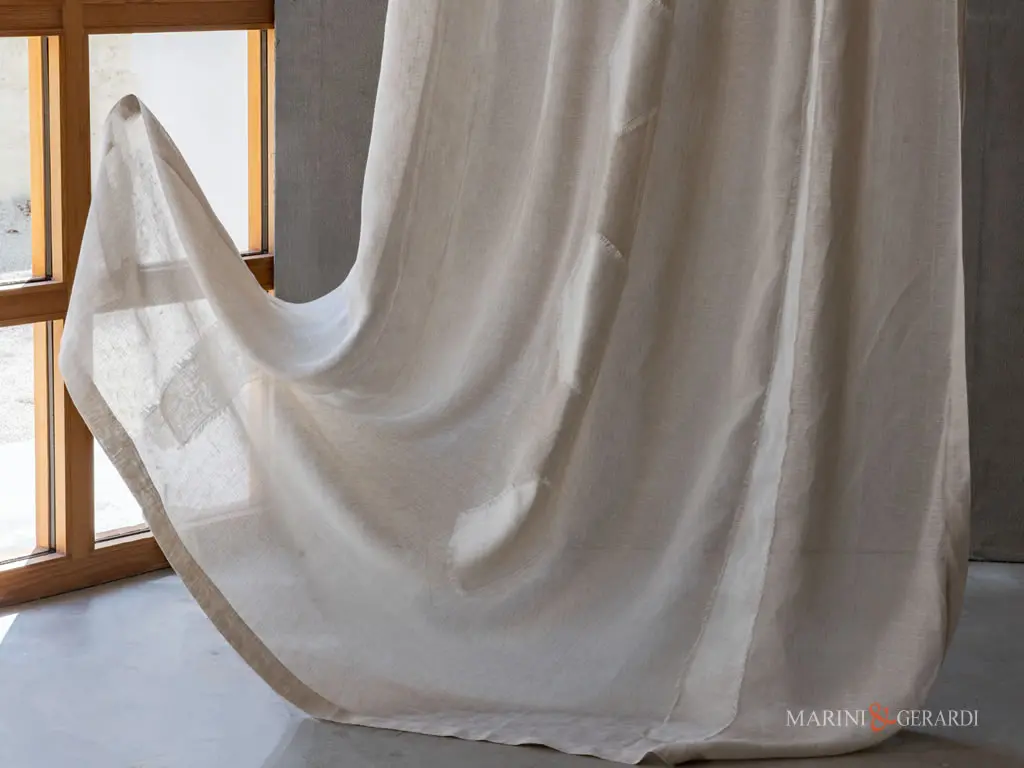 tenda per salone moderno in lino bianco con applicazioni tenda per salone moderno in lino bianco con applicazioni