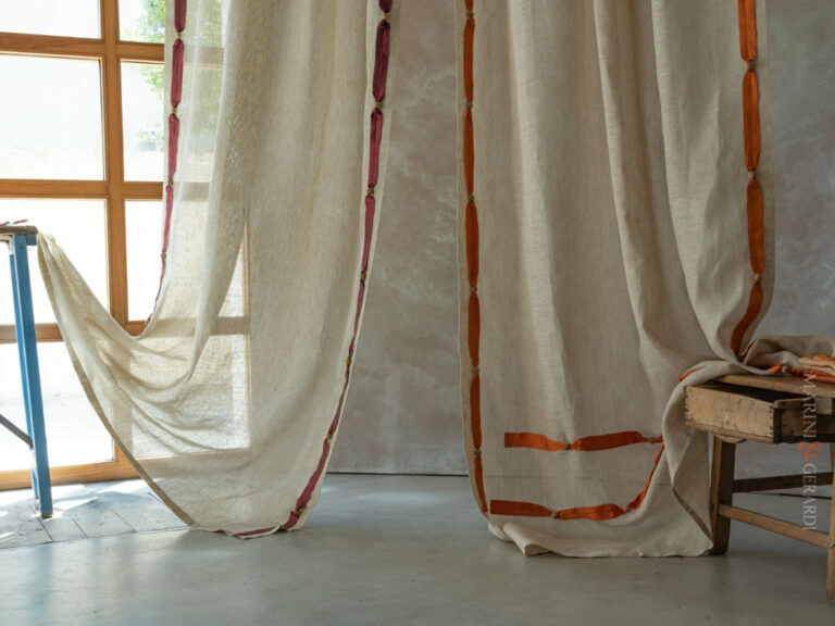 tende moderne soggiorno in lino canapone con applicazioni