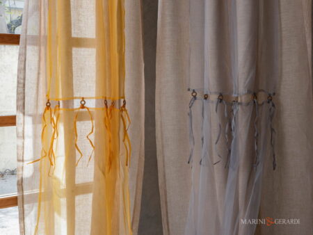tende moderne soggiorno in lino con telo in organza