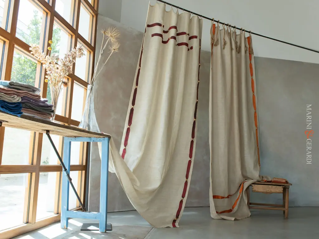 tende per salone moderno in lino applicazioni in seta tende per salone moderno in lino applicazioni in seta