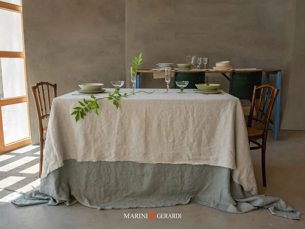 CATERINA DE MEDICI copritavolo soggiorno con tessuto in lino delave verde salvia CATERINA DE MEDICI Copritavolo Rettangolare Elegante in Lino Stropicciato Delavè