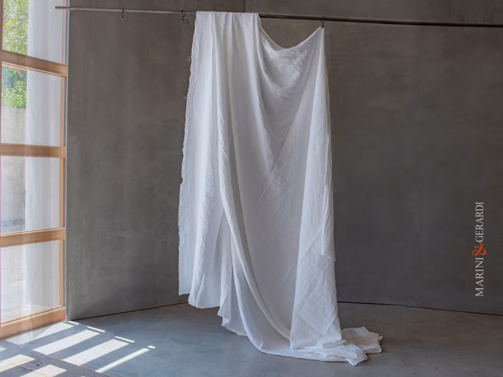 LINO SELVATICO tessuto lino stropicciato delave bianco per tendaggi moderni LINO SELVATICO tessuto lino stropicciato delave bianco per tendaggi moderni
