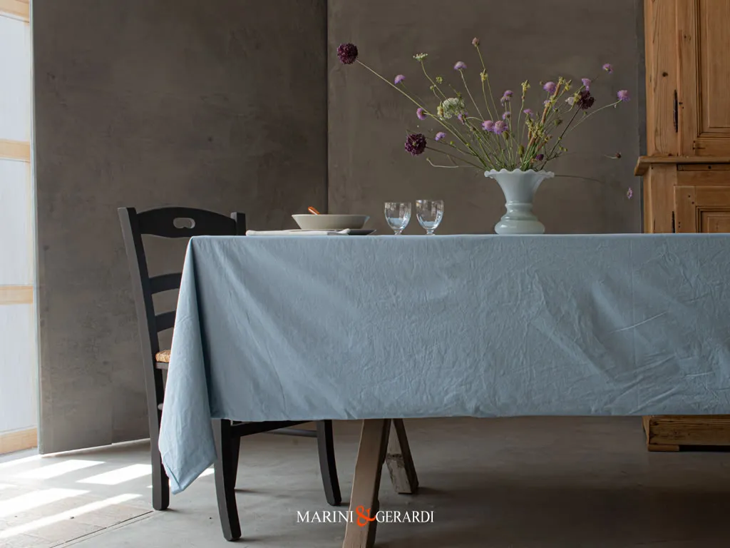 tovaglia di lino stropicciato orizzonte blu collezione vintage tovaglia di lino stropicciato orizzonte blu collezione vintage