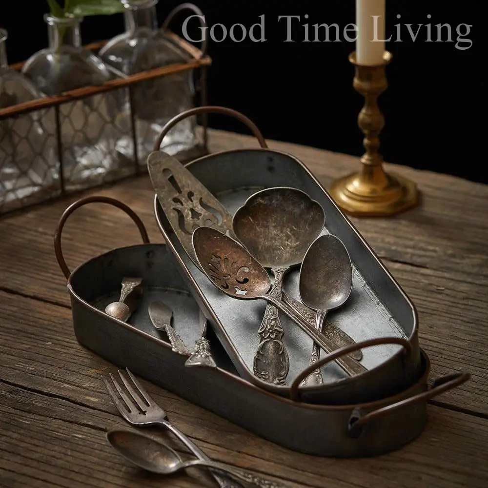 vassoi in metallo stile antico con forchette vassoi in metallo stile antico con forchette