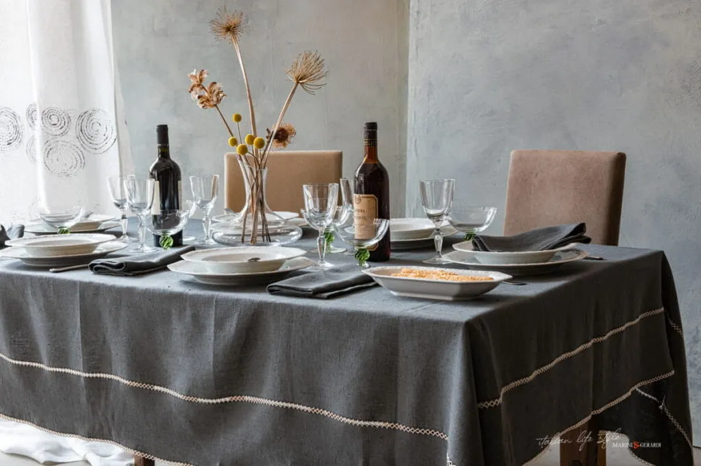 tovaglia da tavola grigio antracite in tessuto di puro lino tovaglia da tavola grigio antracite in tessuto di puro lino