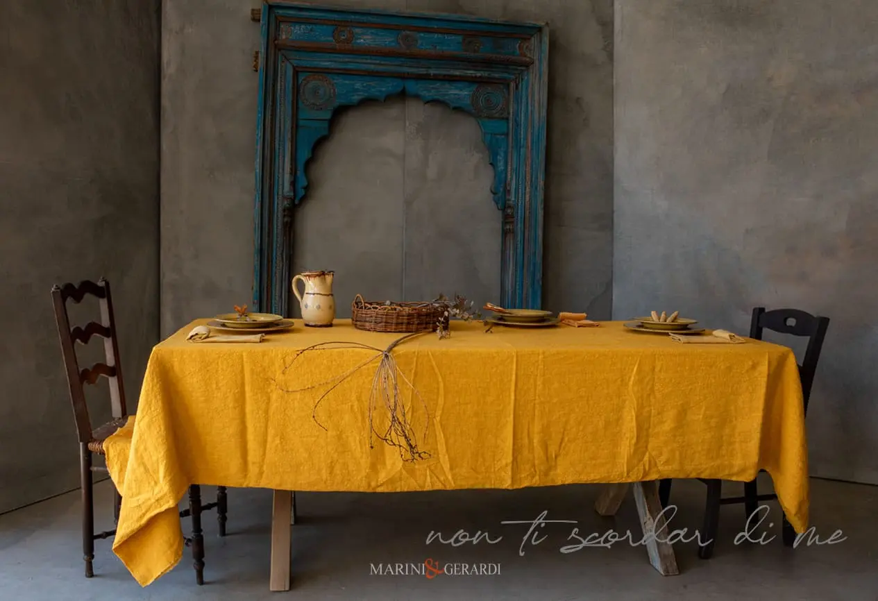 tovaglia da tavola importante tessuto stropicciato in lino giallo tovaglia da tavola importante tessuto stropicciato in lino giallo