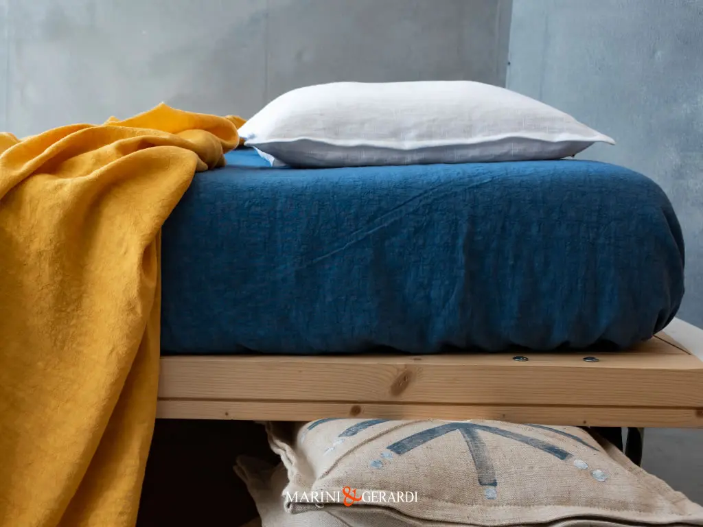 RISVEGLI lenzuola sotto con angoli matrimoniali in lino stropicciato RISVEGLI lenzuola sotto con angoli matrimoniali in lino stropicciato