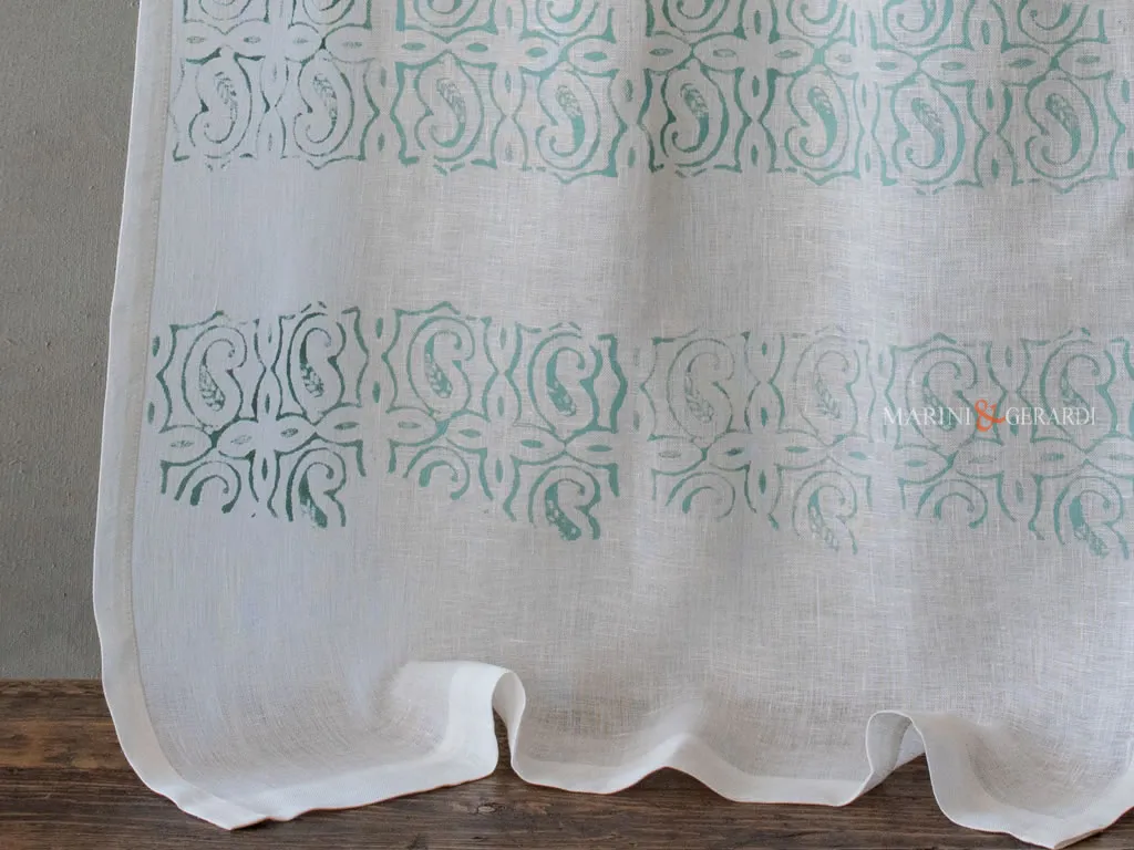 Tende a vetro per cucina in lino bianco design verde - Marini & Gerardi Tende a vetro per cucina in lino bianco design verde- Marini & Gerardi