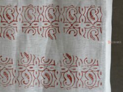 Tendine a vetro confezionate in lino bianco design rosso - Marini e Gerardi