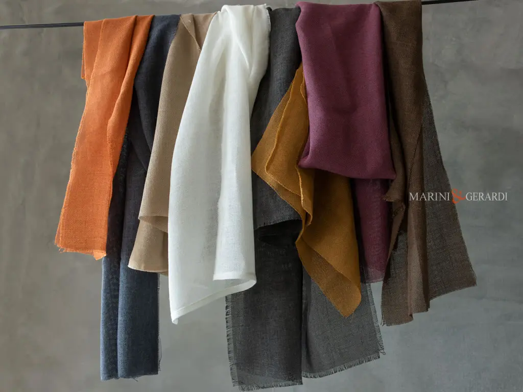 Divina tende a vetro moderne violacciocca nel cuore del lino - Marini e Gerardi Divina tende a vetro moderne violacciocca nel cuore del lino - Marini e Gerardi