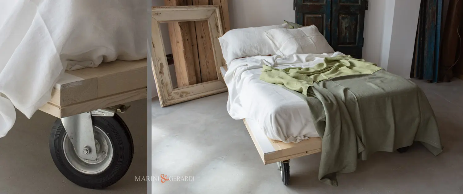 Letto singolo con ruote metalliche arredo industriale Letto singolo con ruote metalliche arredo industriale