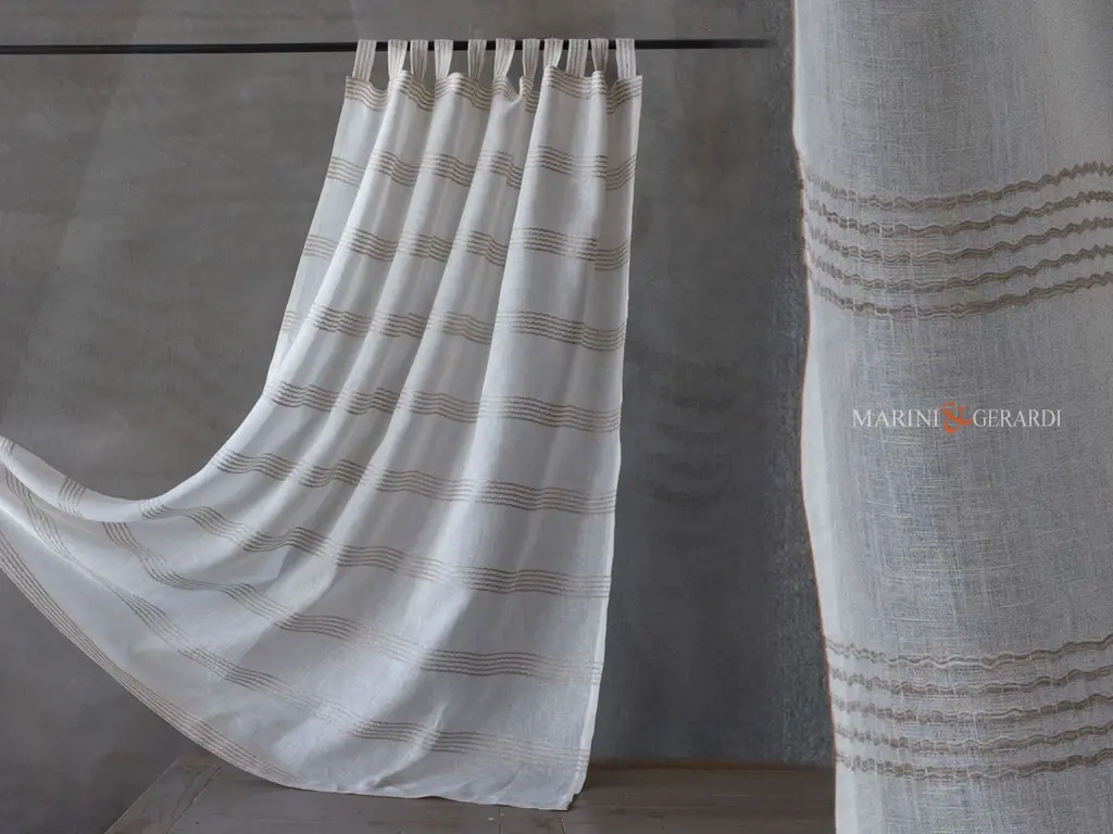 Tende a vetro casa montagna in lino garzato Tende a vetro casa montagna in lino garzato