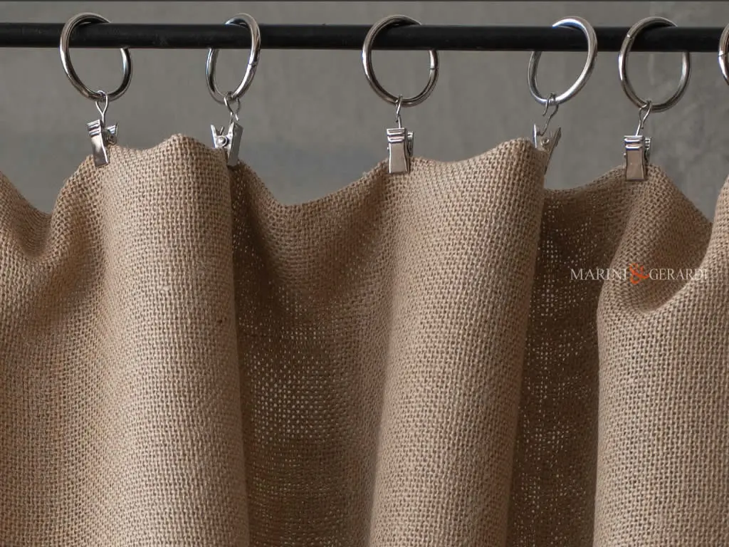 Tende per finestre grandi a vetro con anelli o tunnel passante - Marini e Gerardi Tende per finestre grandi a vetro con anelli o tunnel passante - Marini e Gerardi