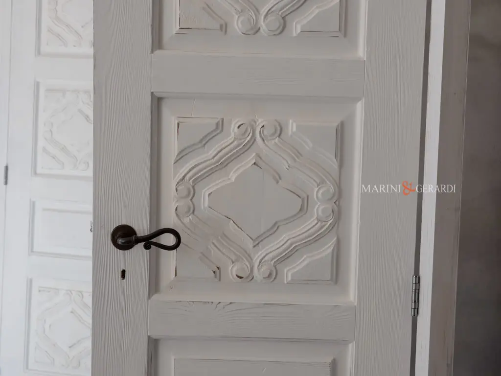 Porte su misura in legno massello per interni moderni shabby Porte su misura in legno massello per interni moderni shabby