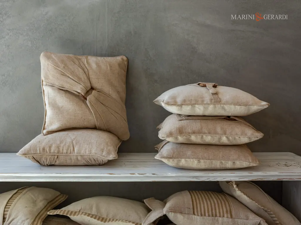 Cuscini d'arredo per divani unici perchè siamo diversi Cuscini d'arredo per divani unici perchè siamo diversi