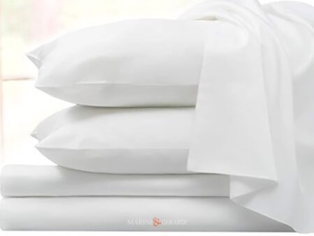 Lenzuola di raso di cotone sateen e federe cuscini in bianco