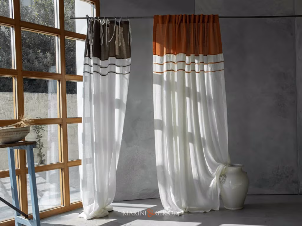 Tende di lino moderne matovana con inserti a contrasto di colore Tende di lino moderne matovana con inserti a contrasto di colore