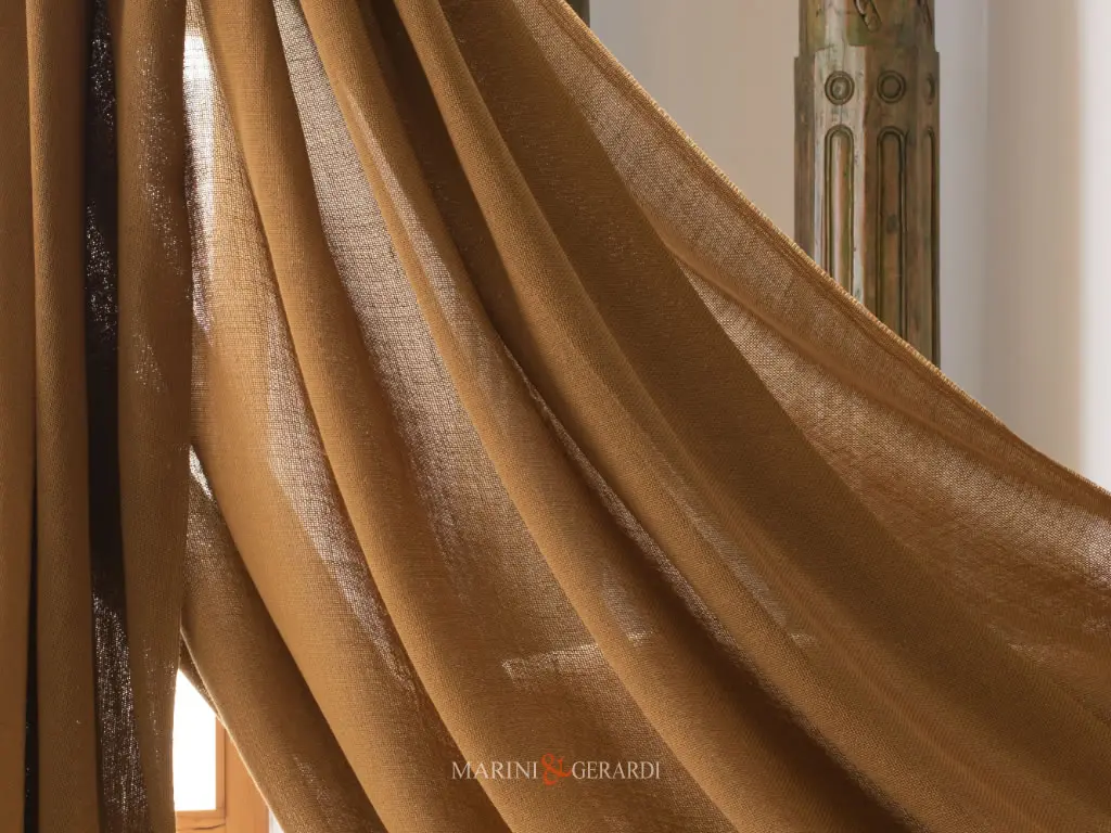 I migliori tessuti per tende in lino giallo senape I migliori tessuti per tende in lino giallo senape