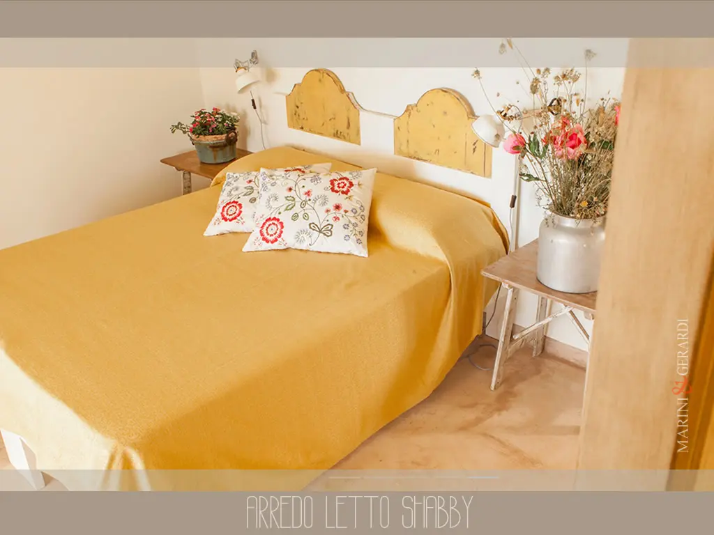 Testata letto matrimoniale shabby chic in giallo marini e gerardi Testata letto matrimoniale shabby chic in giallo marini e gerardi