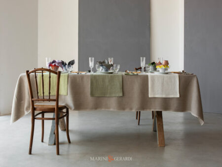 Tovagliato in lino grezzo naturale con tovagliette americane