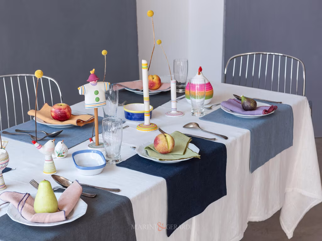 Tovagliette americana per colazione con tovaglia lino bianca Tovagliette americana per colazione con tovaglia lino bianca