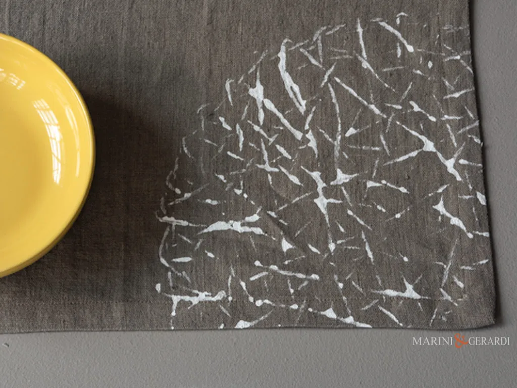 Tovagliette americane lino colore tabacco piatto giallo Tovagliette americane lino colore tabacco piatto giallo