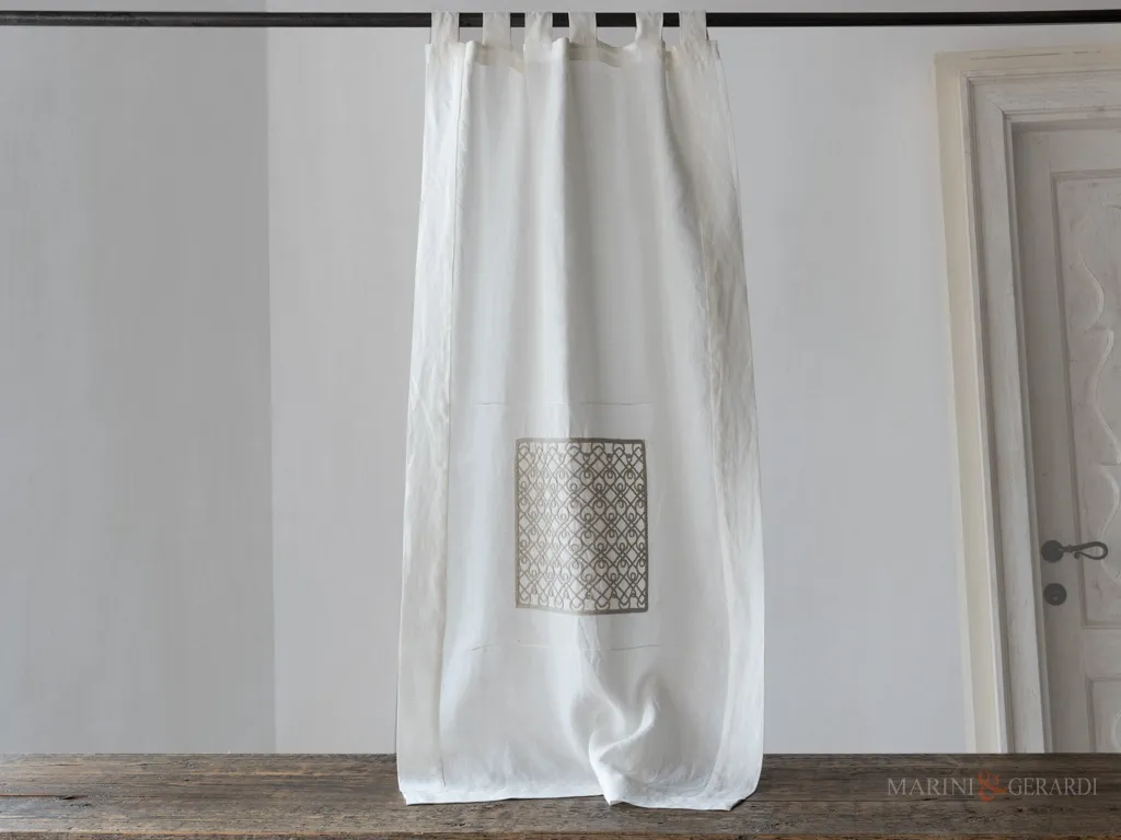 Tendine lino panna ricamate con trenetta applicata ecru Tendine lino panna ricamate con trenetta applicata ecru