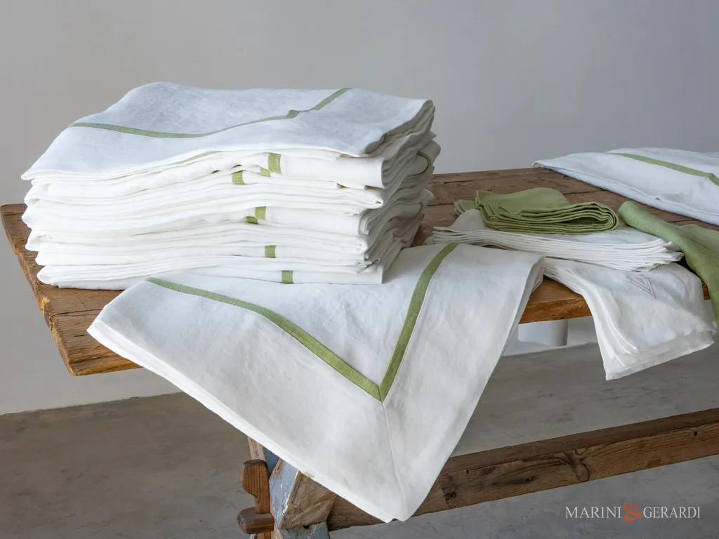 Tovaglie di lusso eleganti moderne in lino bianco Tovaglie di lusso eleganti moderne in lino bianco