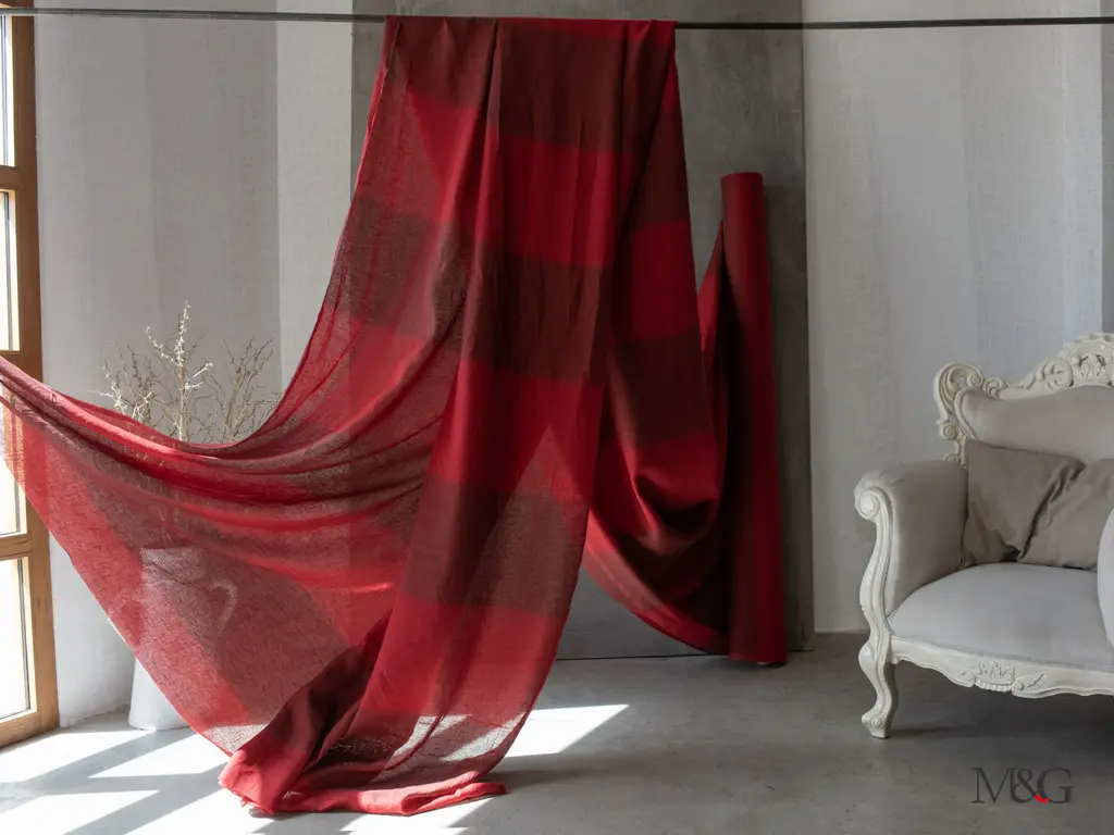 Tende confezionate 300 cm su misura in lino rosso Tende confezionate 300 cm su misura in lino rosso passione