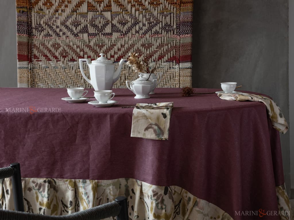 Tovaglia lino antimacchia moderna arredo tavola Tovaglia lino antimacchia moderna arredo tavola - colore malva