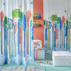 Tessuto a metraggio tende per cameretta bimba decorato con alberi immaginari