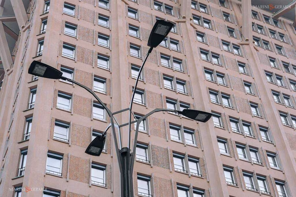 Torre velasca grattacieli milano architettura brutalista Torre velasca grattacieli milano architettura brutalista